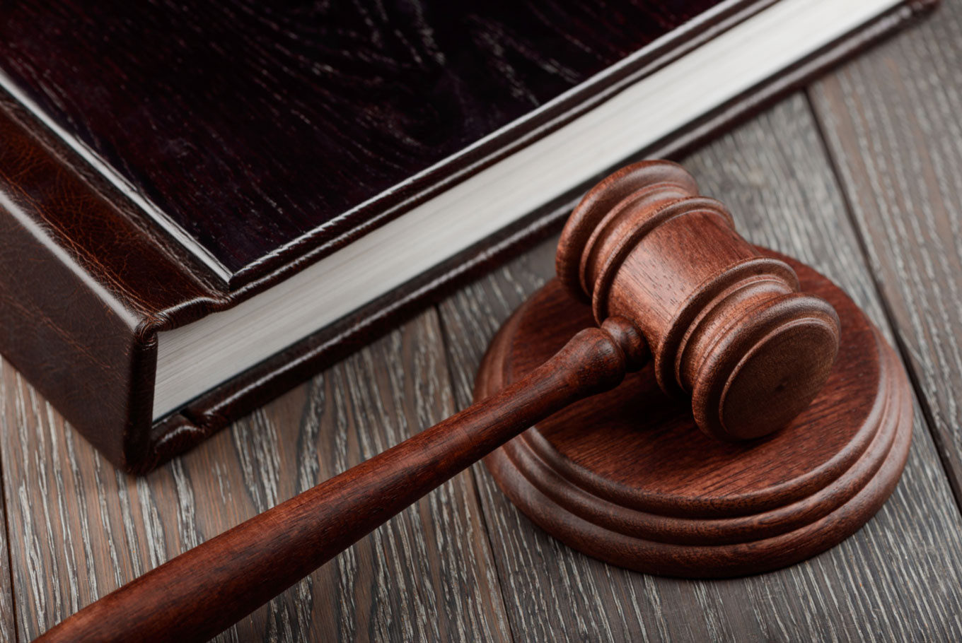 جرایم عمومی مشاوره حقوقی جرایم عمومی ، گروه حقوقی روا