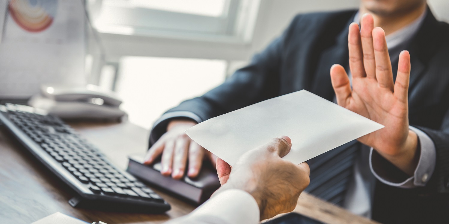 مشاوره حقوقی تخصصی در پرونده‌های فساد مالی و رشوه
تنظیم دادخواست و لایحه دفاعیه در پرونده‌های فساد مالی و رشوه