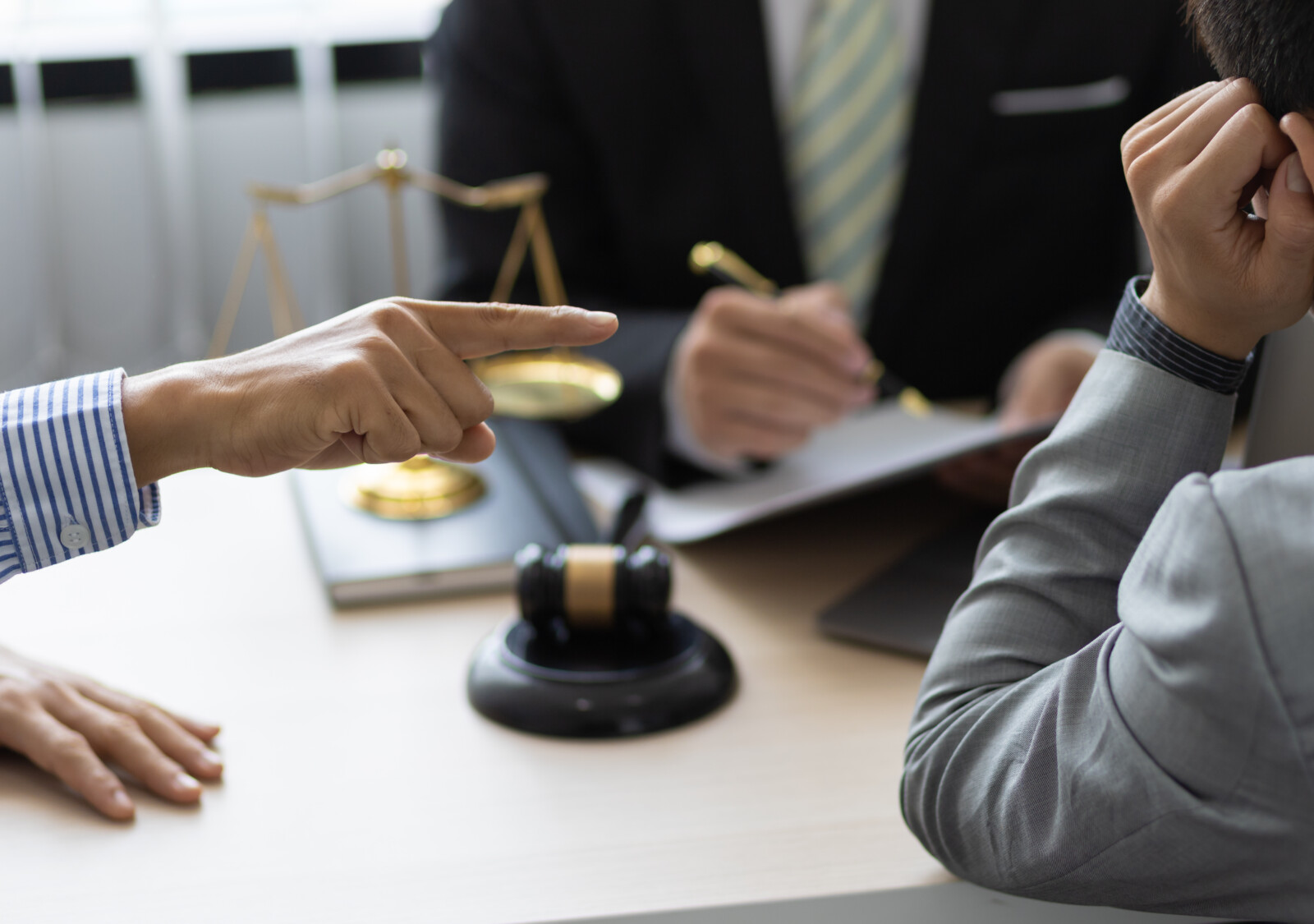 موارد قانونی فسخ قرارداد